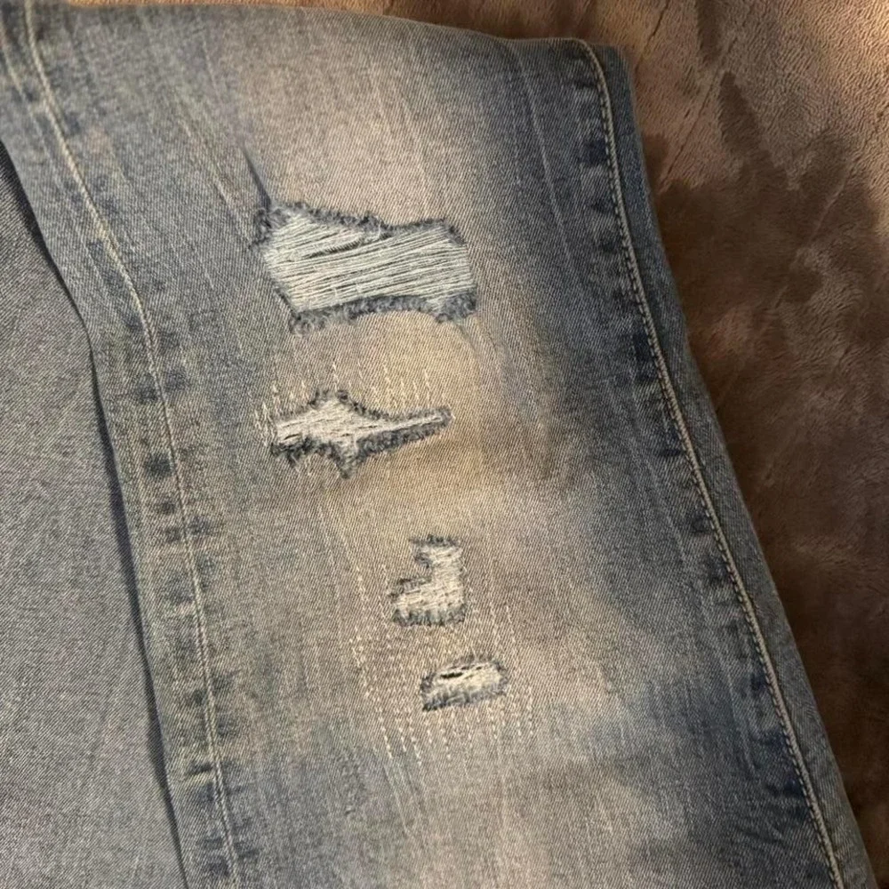 Old Navy Kids Slim Built-In Tough 360 Stretch Distressed Blue Jeans Size 16 NWT